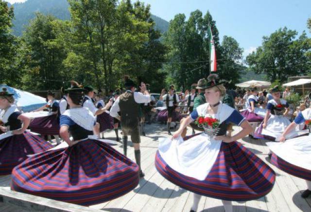 Trachtenwaldfest der Wallberger