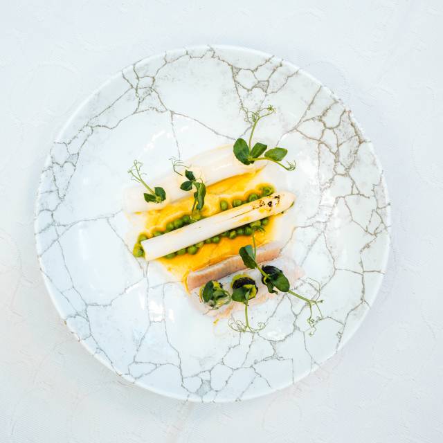 Leckeres Essen mit Spargel